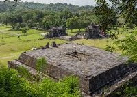 Candi Ratu Boko : Lokasi , Misteri dan Asal Usulnya