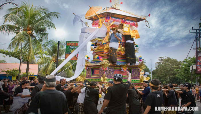 Upacara Ngaben, Ritual Pembakaran Mayat Umat Hindu di Bali Ritual Pembakaran Mayat Umat Hindu di Bali Upacara Ngaben, Ritual Pembakaran Mayat Umat Hindu di Bali