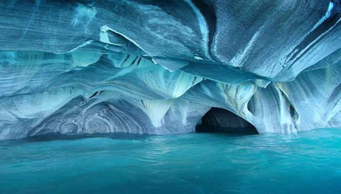 10 GUA PALING MENAKJUBKAN DI DUNIA yaitu sebuah lubang di dalam tanah yang cukup besar dan dalam 10 GUA PALING MENAKJUBKAN DI DUNIA
